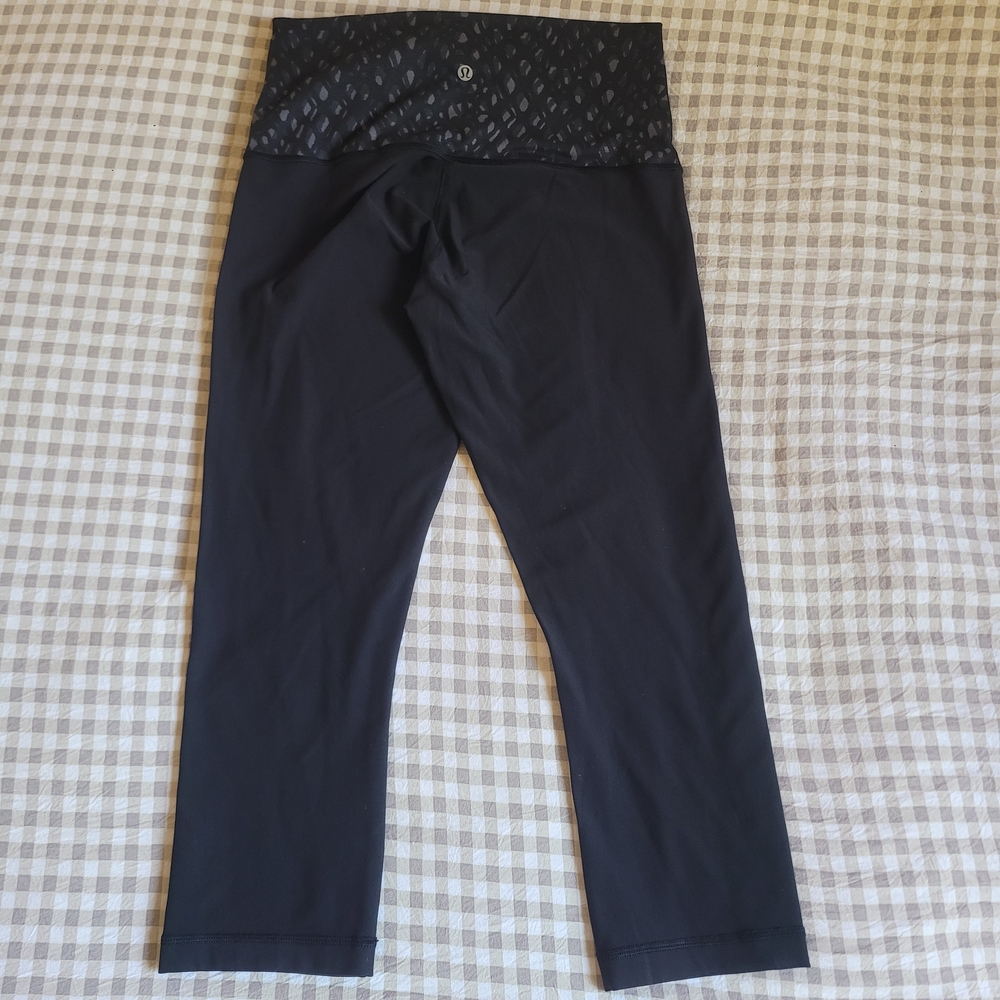 Ω Lululemon Black Leggings Wunder Under Crop Size 10